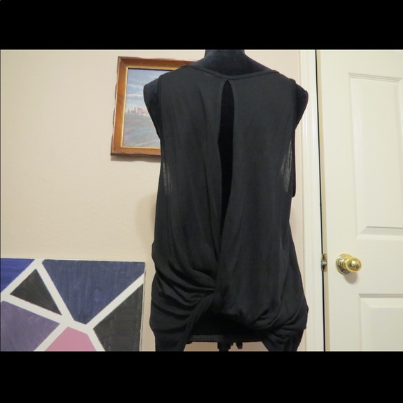Open Back Sleeveless Top - Picture 4 of 5